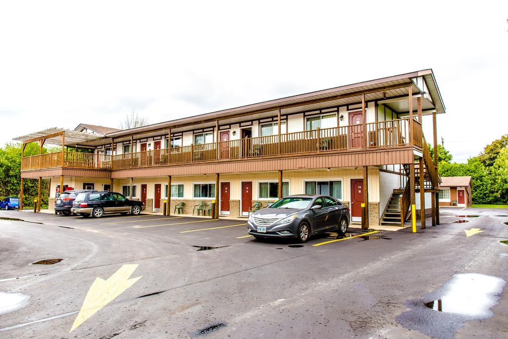 Cedar Lodge Motel 고드리치 외부 사진